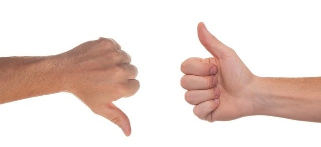 icse vs cbse, thumbs up and thumbs down